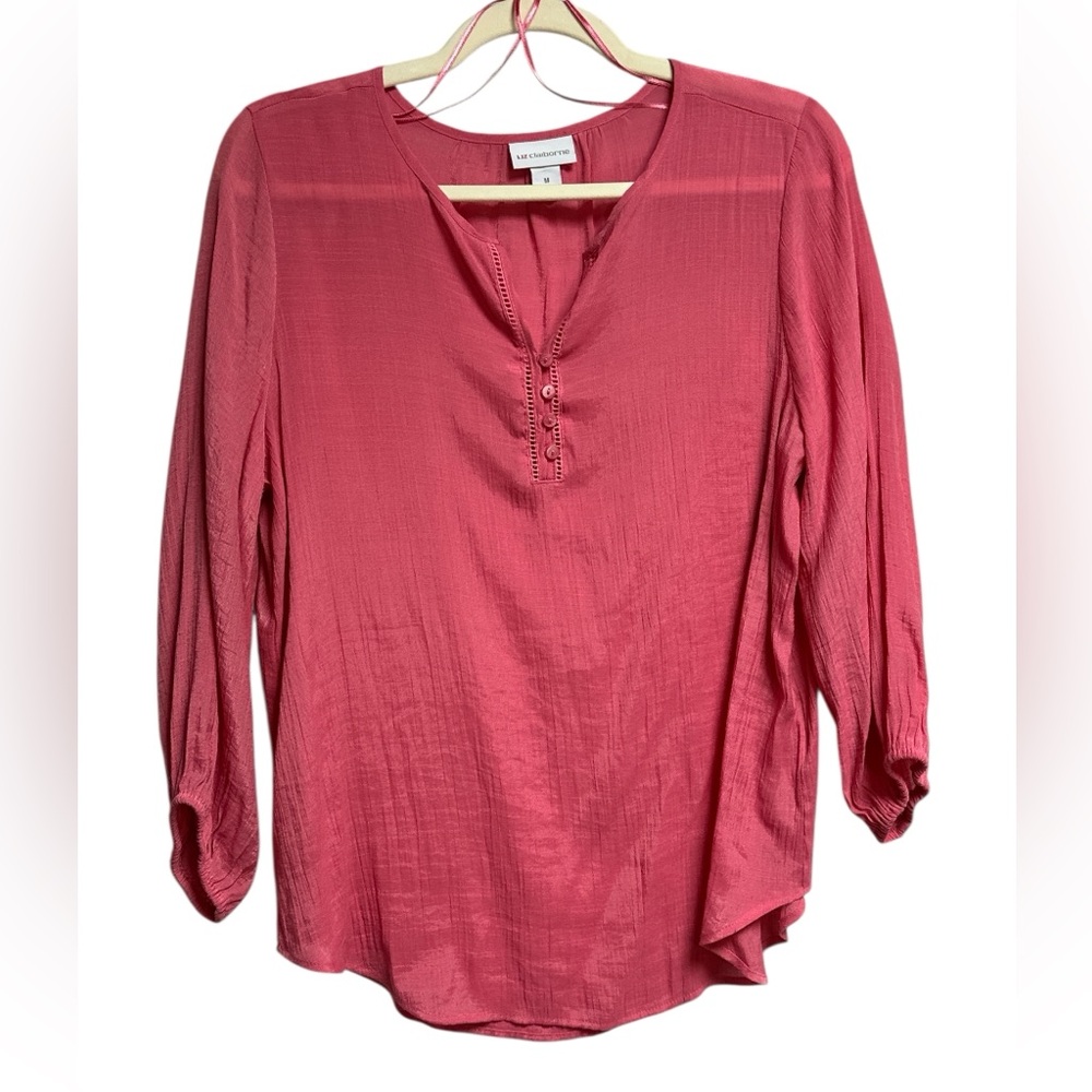 Liz Claiborne Casual Shimmery Top size M‎